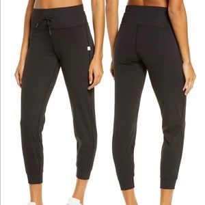Vuori joggers